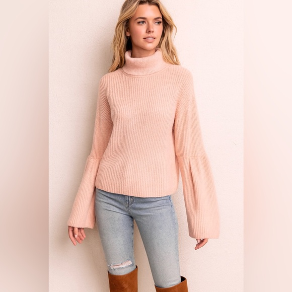 Lovers + Friends Sweaters - Lovers + Friends Revolve Bell Sleeve Long Sleeve Turtle Neck Sweater Size Medium